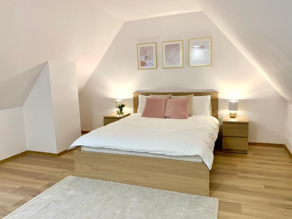 Hotel, Apartament Pod Zlotym Lwem W Samym Centrum Miasta Z Darmowym Parkingiem VII Kłodzko Extérieur photo