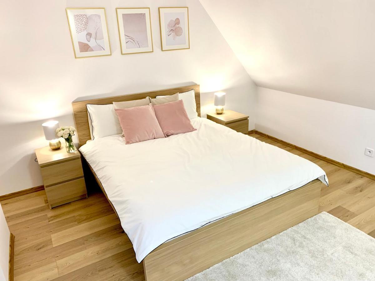 Hotel, Apartament Pod Zlotym Lwem W Samym Centrum Miasta Z Darmowym Parkingiem VII Kłodzko Extérieur photo